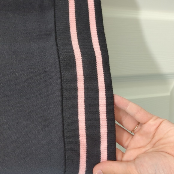 FILA Pastel Spellout Retro Crew Neck Pullover - Picture 4 of 10